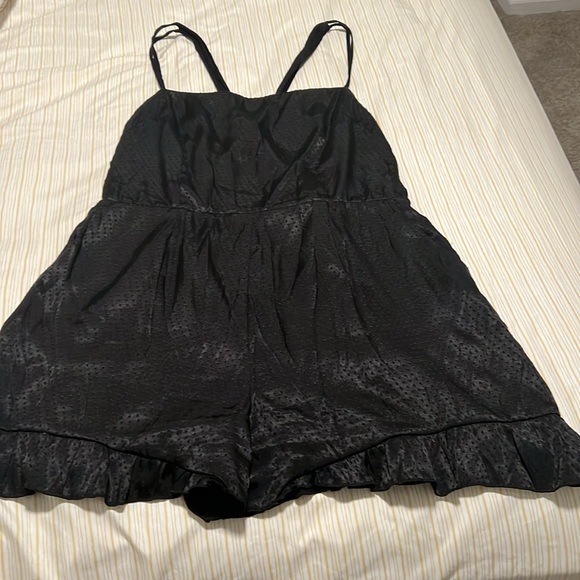 NWT Reiss Leila black dobby playsuit Sz10 - Picture 2 of 8